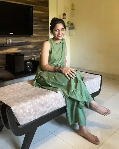Hnahthial Call Girls